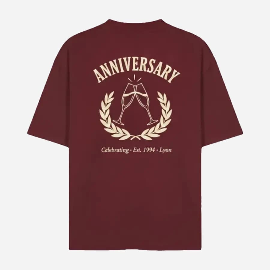 T-shirt bordeaux personnalisé anniversaire, visuel Anniversary Celebrating imprimé au dos